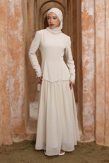 hijabista dress Basic Long Sleeve Maxi up detail offers an adjustable fit and a hint of vintage Mira Crystal Maxi Dress Set